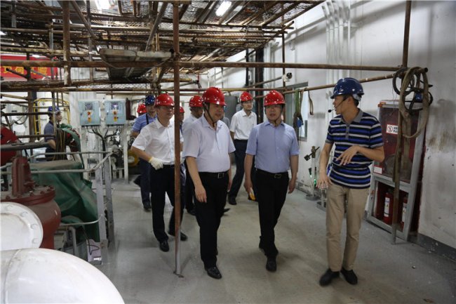 江宁区委常委政法委书记于茂高一行来校调研考察