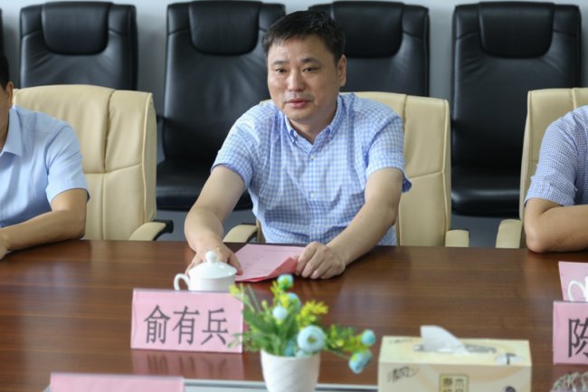 淳化街道党工委书记俞有兵出席会议并介绍街道情况马长